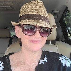 Meet your Posher, Marie